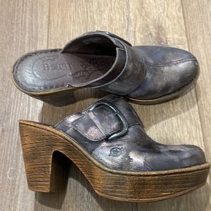 Womens born brand clog shoes
